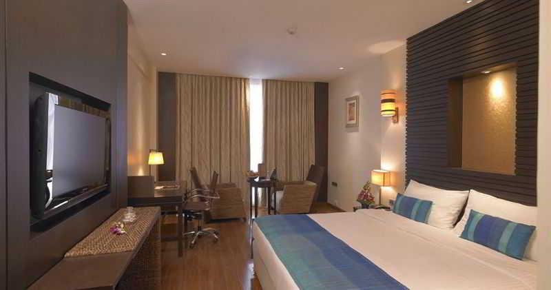 Royal Orchid Central Kireeti Hampi, Hospet Extérieur photo