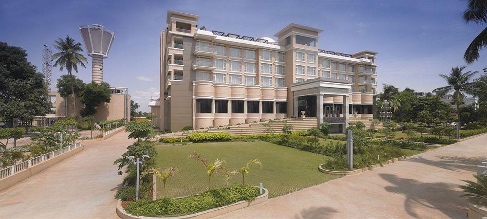 Royal Orchid Central Kireeti Hampi, Hospet Extérieur photo