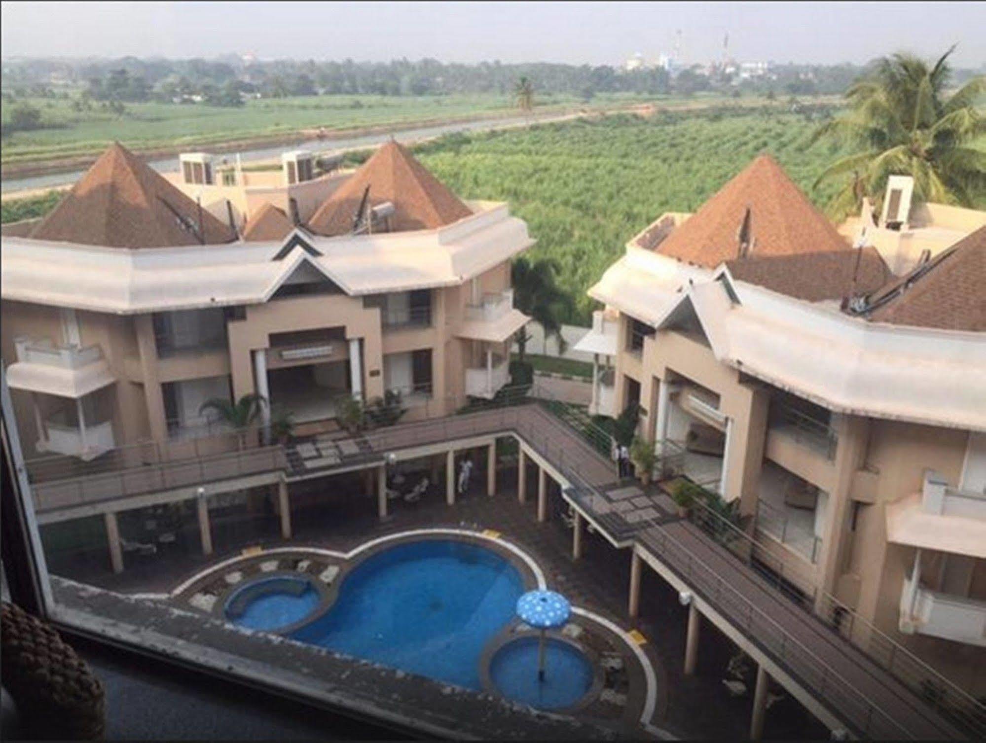 Royal Orchid Central Kireeti Hampi, Hospet Extérieur photo