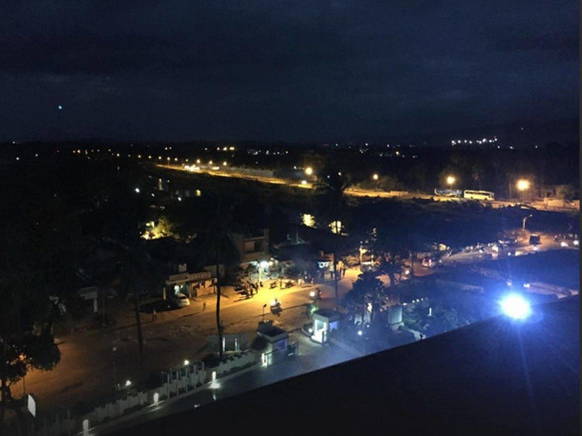 Royal Orchid Central Kireeti Hampi, Hospet Extérieur photo